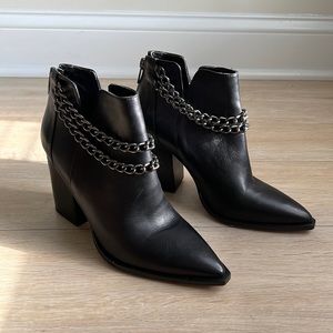 Vince Camuto Gallzy Bootie